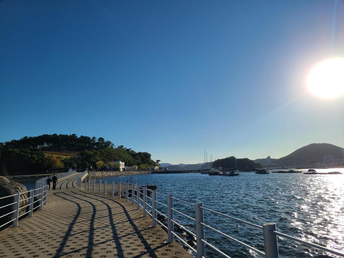 Ocean Marina Suite View Yeosu Esterno foto